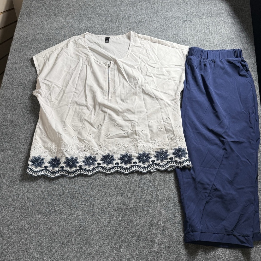Women 2pc Outfit Set White Eyelet Zip Top Navy Blue Capri Pants Casual Lounge